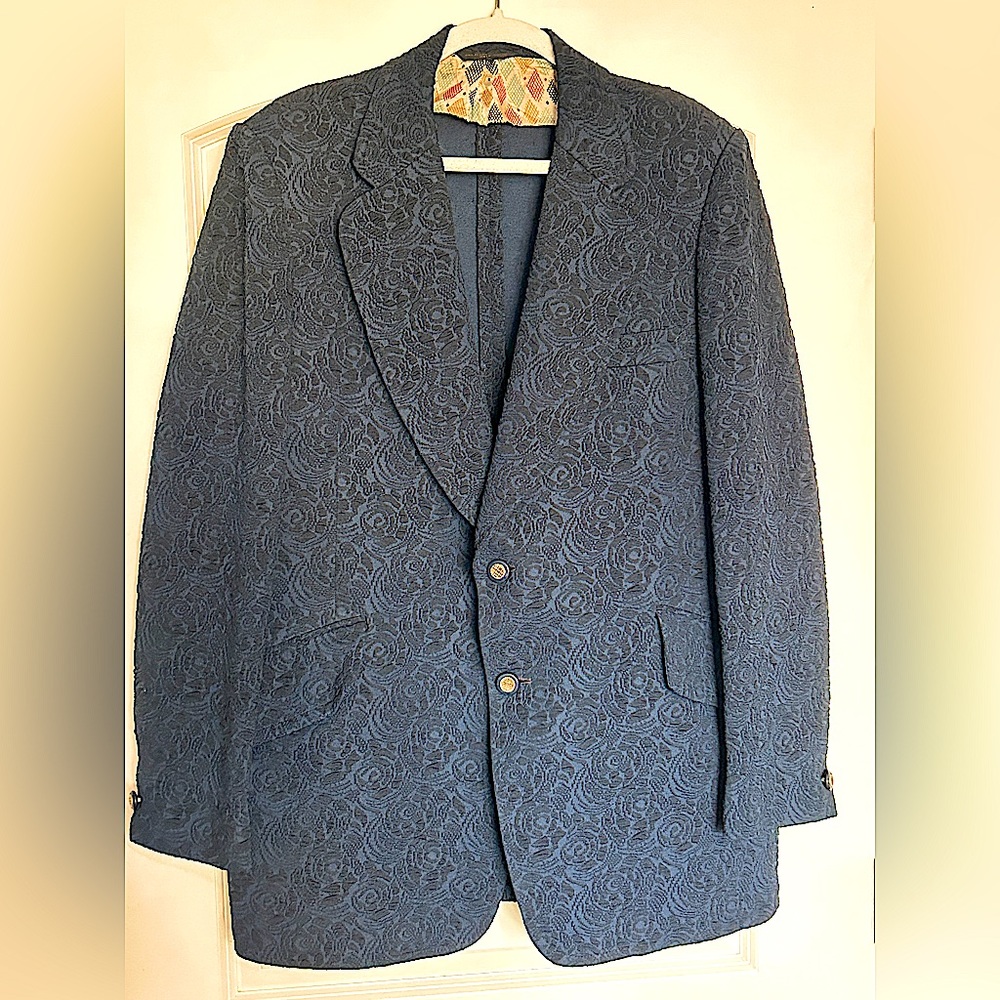 Vintage tone-on-tone brocade blazer.